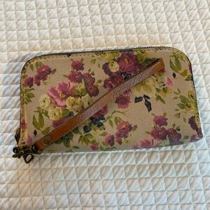 Patricia Nash Antique Rose Leather Wristlet Zippered Wallet 7.6”x4.5”